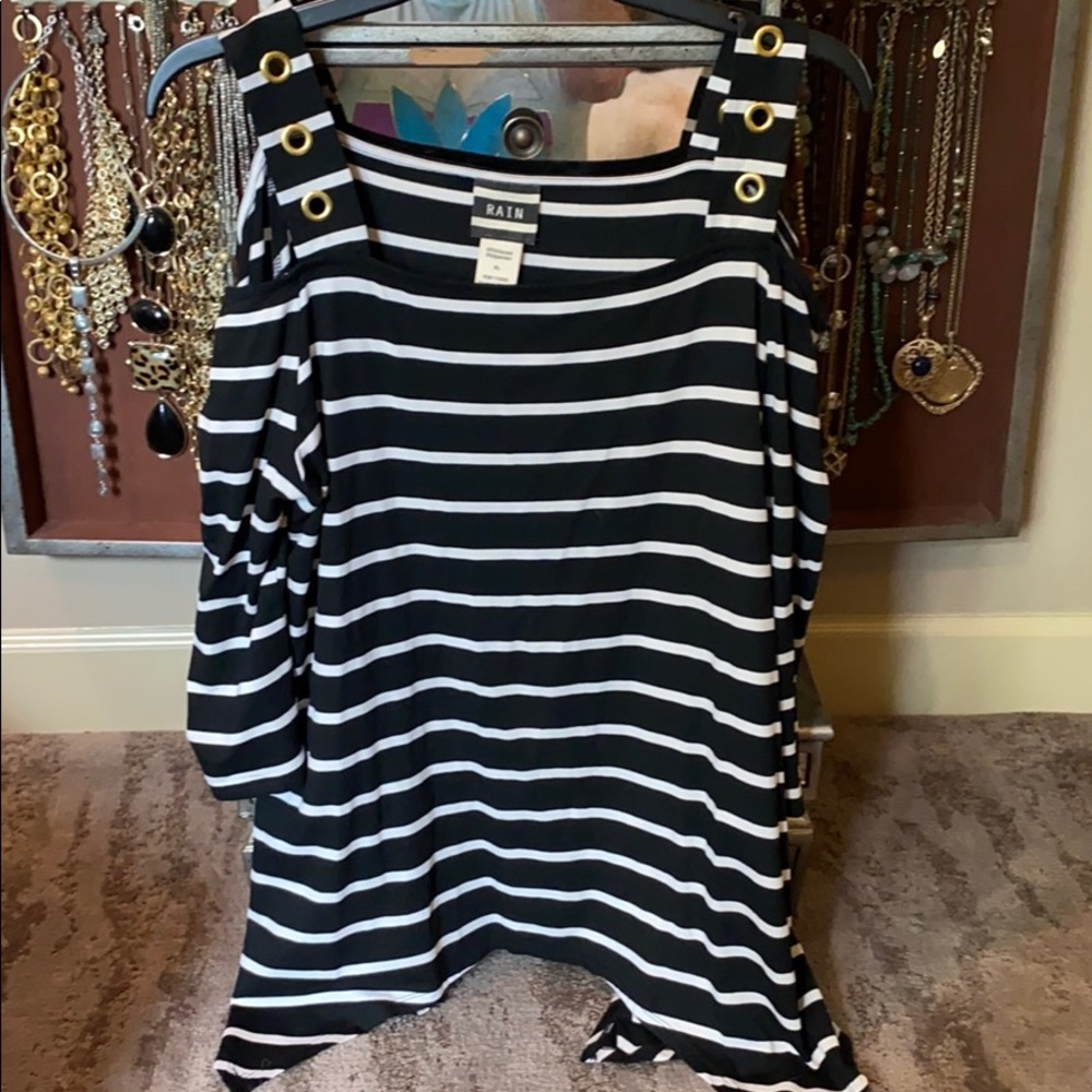 tunic top with grommet peek a boo shoulders